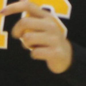 872